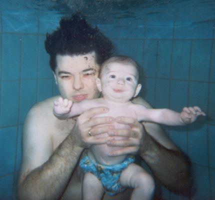 Früh übt sich, wer ein Taucher werden will.