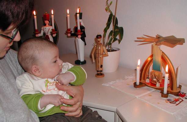 Advent, advent, svetielko svieti.